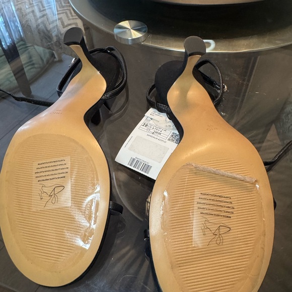 Mango Sleek Black Sandals - Picture 4 of 4